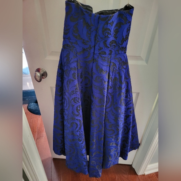 Strapless dress - Picture 2 of 3